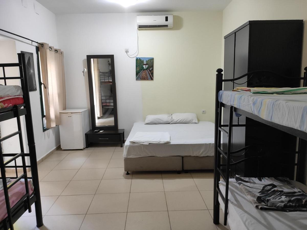 Grin-Motel Haifa Eksteriør billede