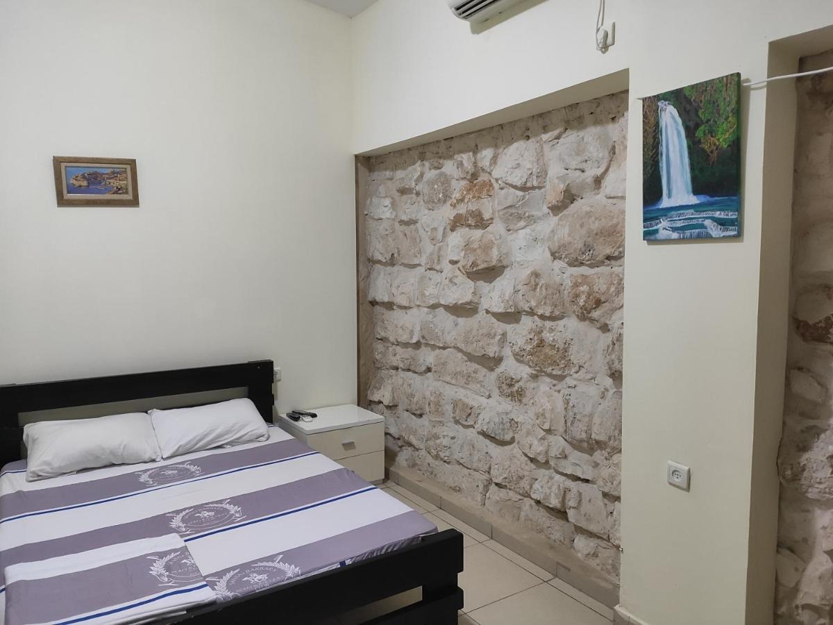 Grin-Motel Haifa Eksteriør billede