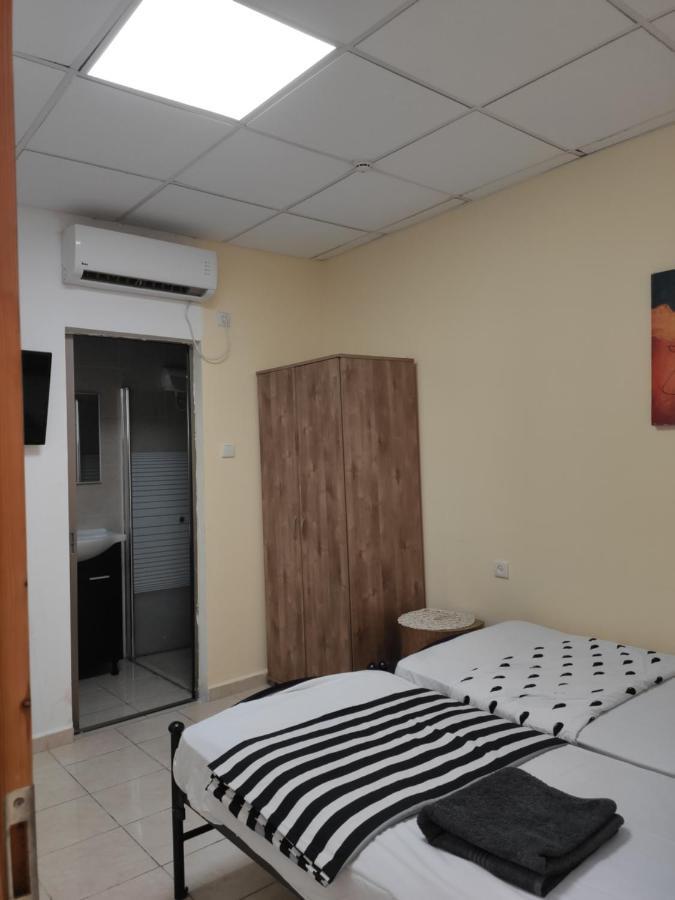 Grin-Motel Haifa Eksteriør billede