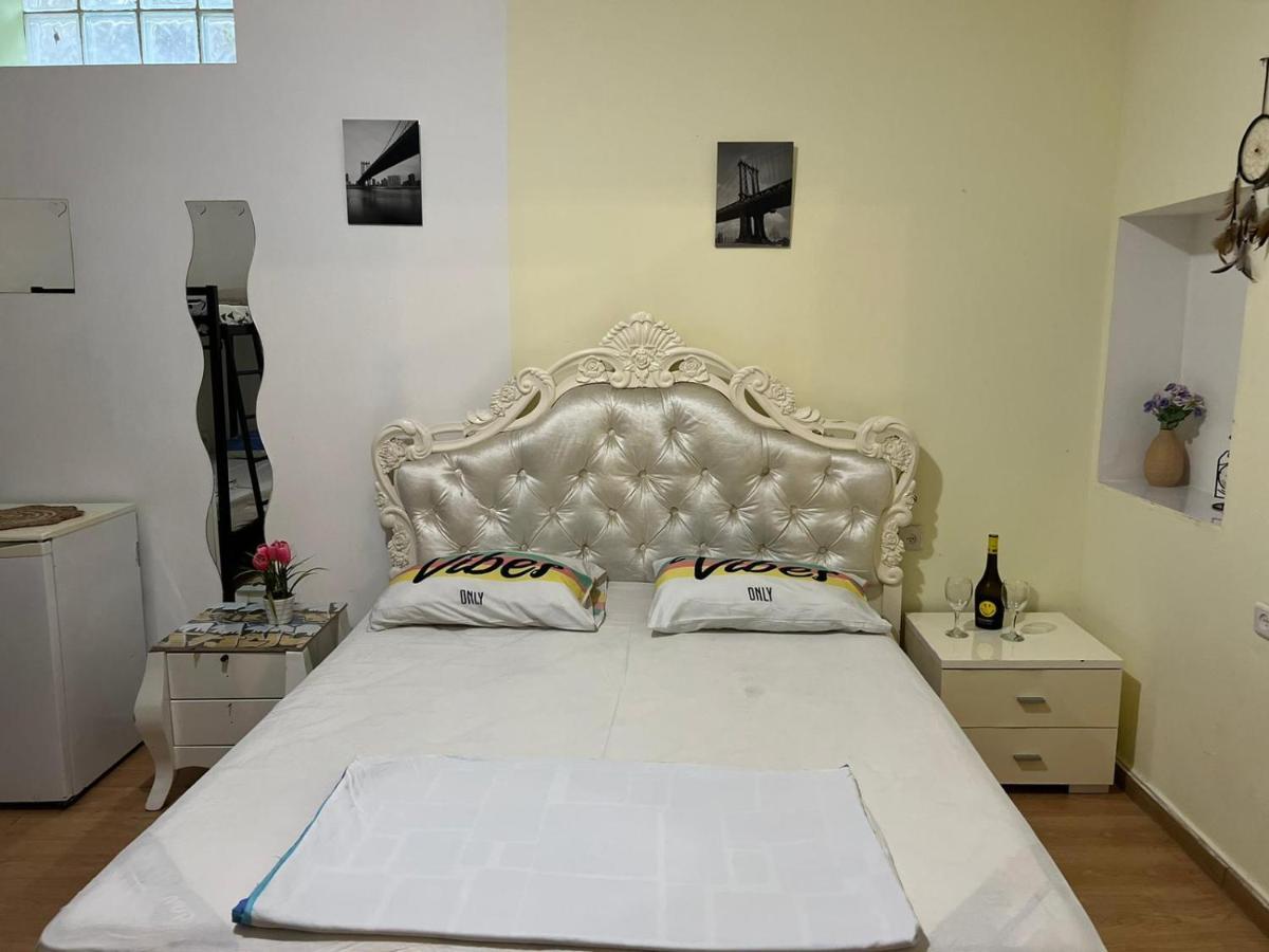 Grin-Motel Haifa Eksteriør billede