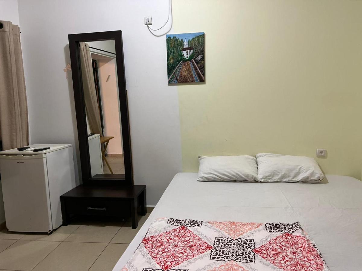 Grin-Motel Haifa Eksteriør billede